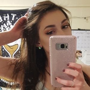 Meet your Posher, Kylee